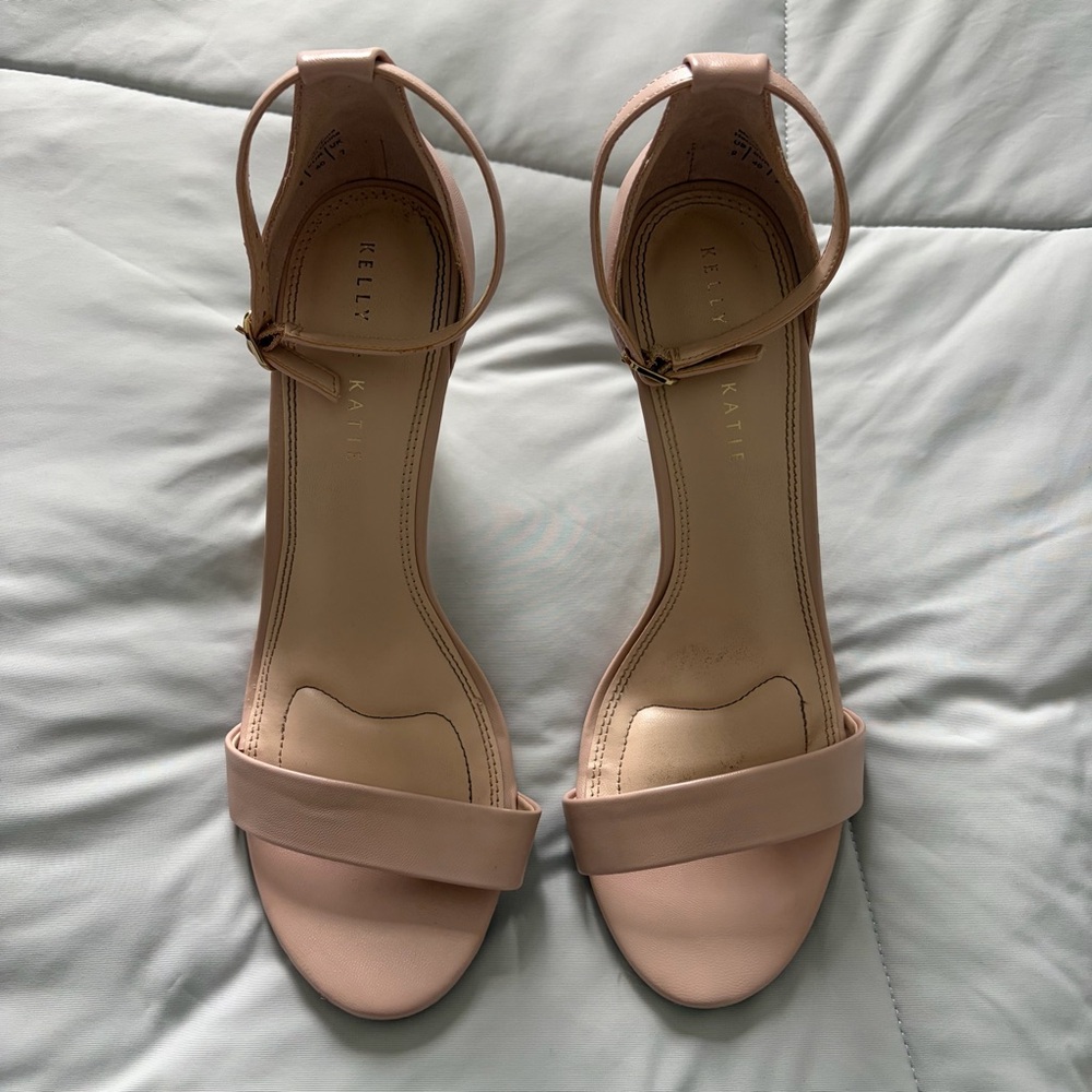 Kellie & Katie: Women's Natural Lixie Sandal - Picture 6 of 8